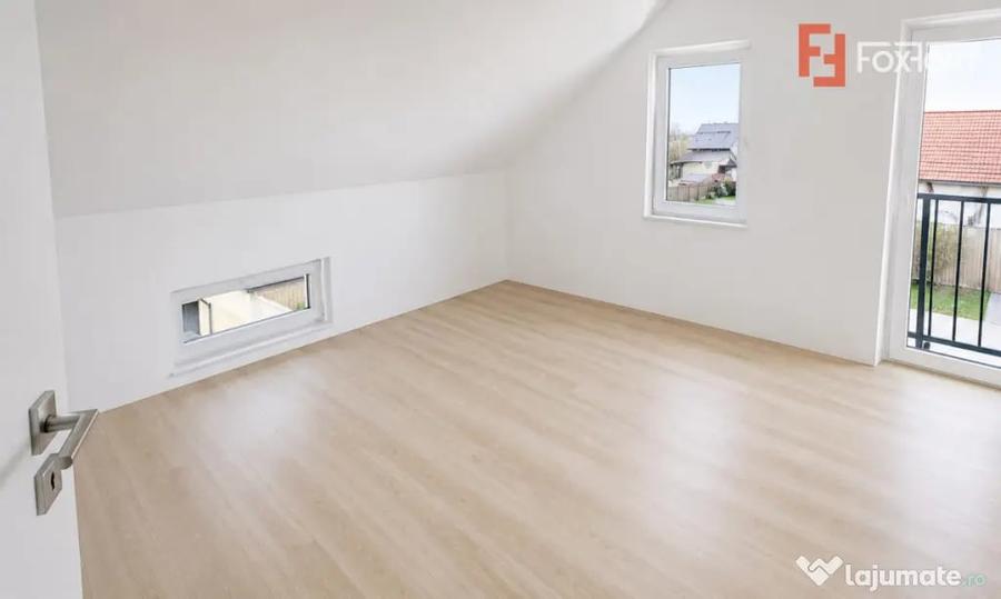 Casă cu 5 camere cu Teren 487 Mp în Plopi