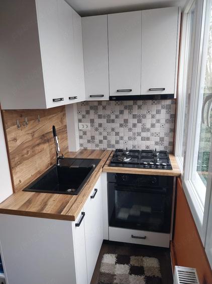 Apartament cu 3 camere decomandat în Dâmbovița