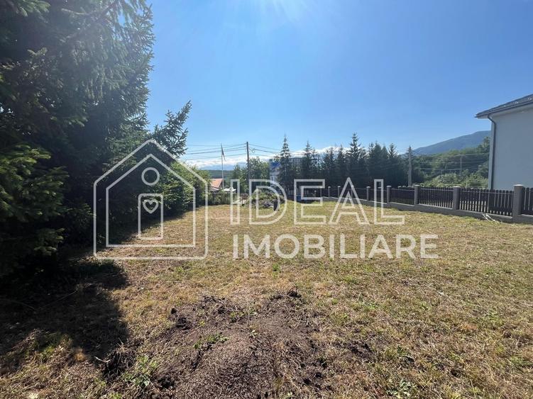 Teren Construcții intravilan de 650 mp, în Sadu
