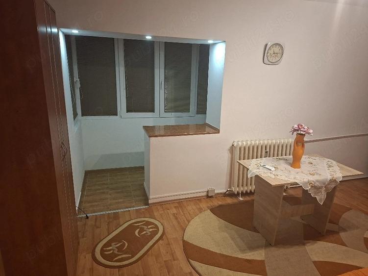 Garsonieră semidecomandată în Confecții