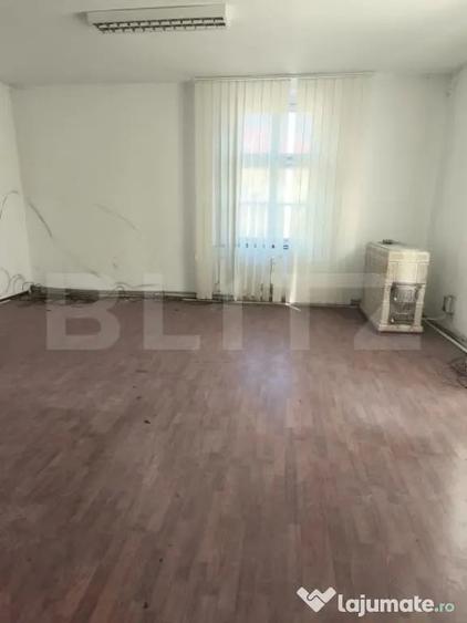 Spațiu comercial, de 1,883 mp, în Central
