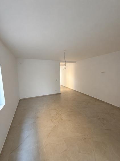 Duplex cu 4 camere cu Canalizare în Ghiroda