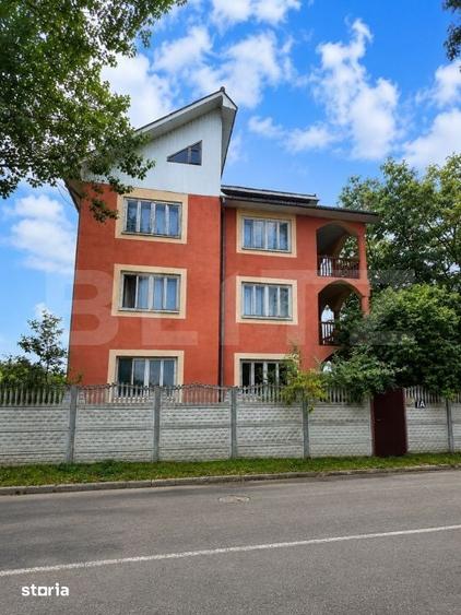 Casă cu 10 camere cu Teren 500 Mp în Central