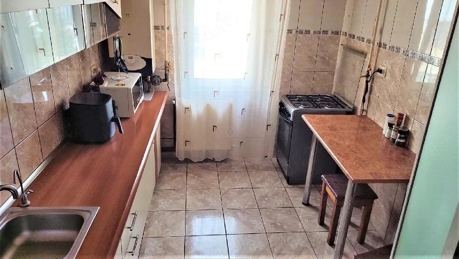 Apartament cu 2 camere semidecomandat, mobilat în Central