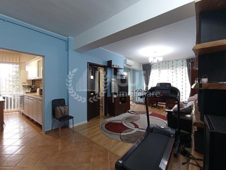 Apartament cu 2 camere semidecomandat, mobilat în Central — fotografia 3