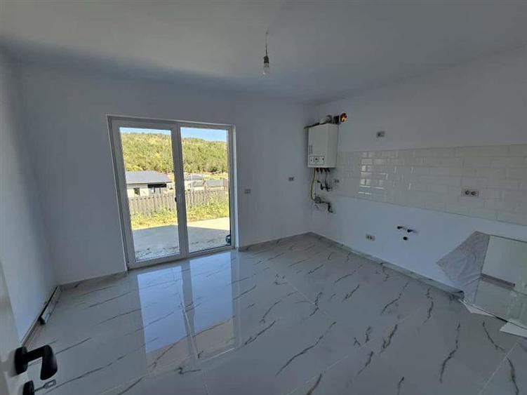 Vila 4 camere , P+1E , 447 mp teren - Valea Lupului , Iasi - 6