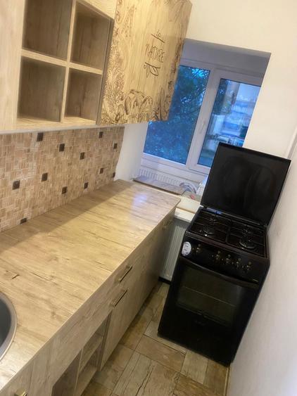 Inchiriez garsoniera in Resita zona Renk pe termen lung tel zero 746noua88299 - 7