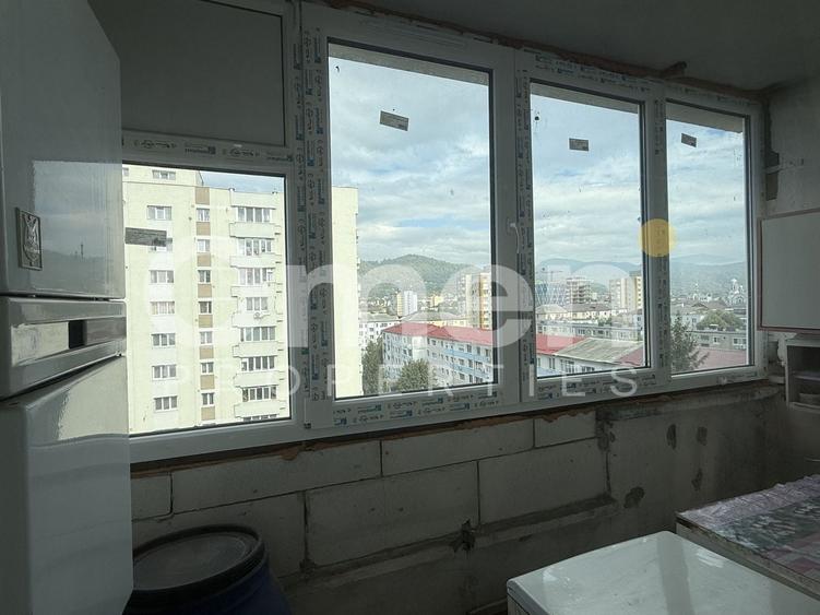 Apartament cu 4 camere; 74.66 mp, decomandat, Bd. Decebal - 8