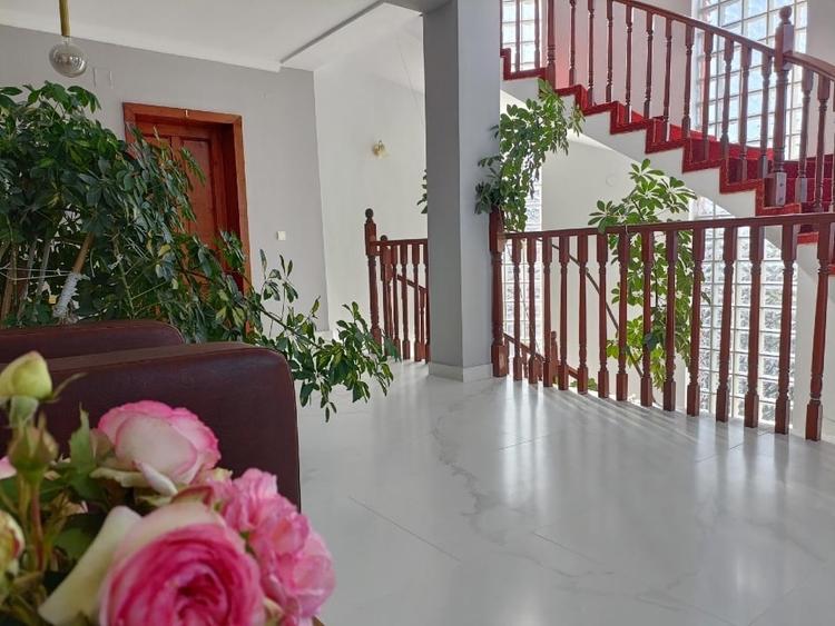 Inchiriem pensiune turistică 50loc cazare,parcare,Oradea-Felix - 1