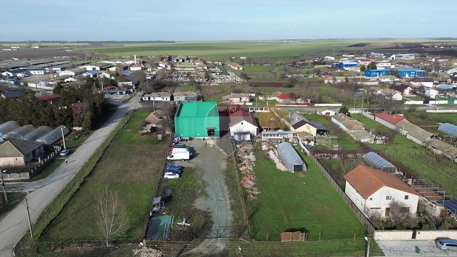 Spațiu comercial, de 480 mp, în Poiana