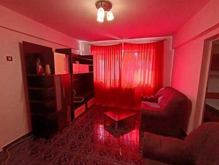 Apartament cu 2 camere, etajul 2/4, zona Podu Ros - 3