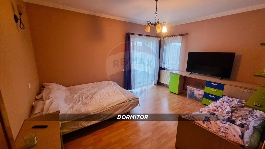 Casă / Vilă de lux cu 2 garaje, 10 camere de vânzare în BAIA MARE - 25