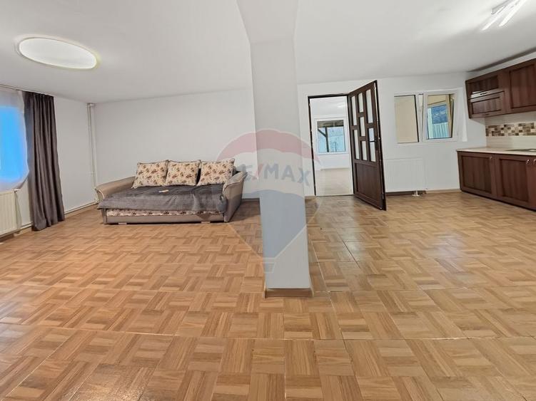 Casa cu teren de vanzare in Lespezi - 1