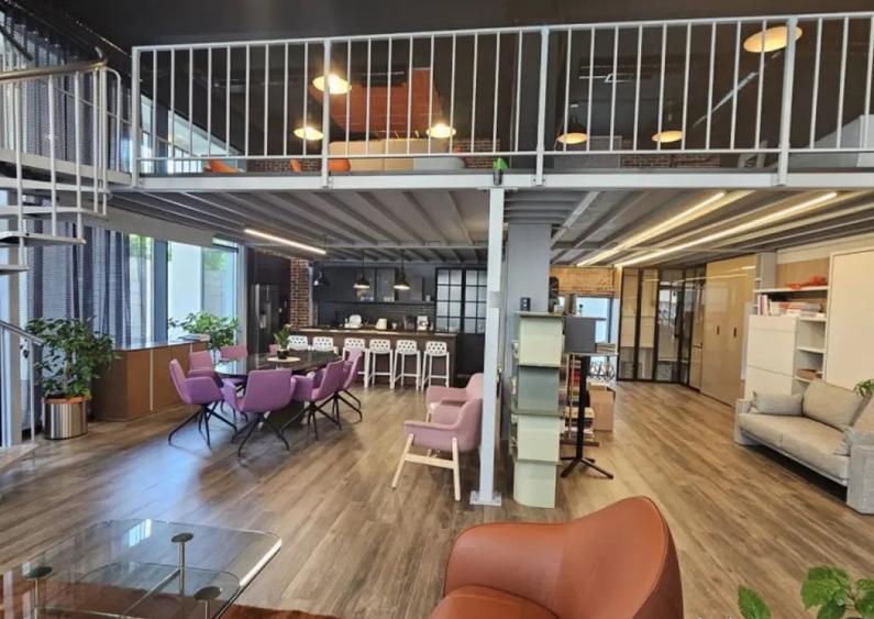 Spatiu Comercial -Piata 1 Mai - 12