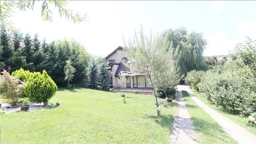 Vila individuala in Barnova 3 camere, 1000 mp teren, curte superba amenajata, ga - 3