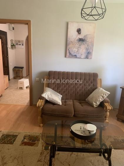 Proprietar, închiriez două camere în Racadaui, intrare Str Eftim intrare