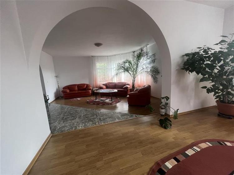 Inchiriere casa la cinci minute de Big pentru clinica salon sau locuit - 8
