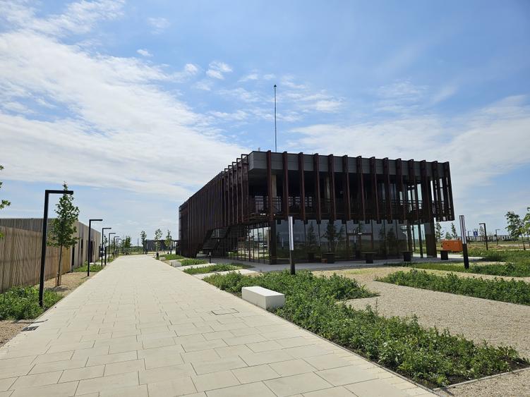 Liziera de Lac de vanzare vila 4 camere mobilat/utilat LA CHEIE! - 12