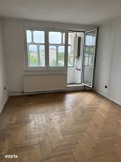 Vand apartament cu 4 camere decomandat - 2