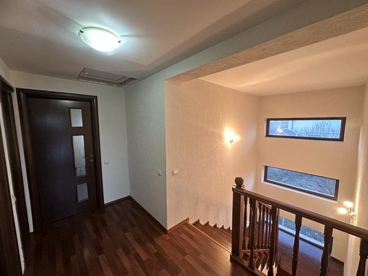 Vila P+1, langa padure, suprafata 200mp, teren 500mp, toate facilitatile - 36