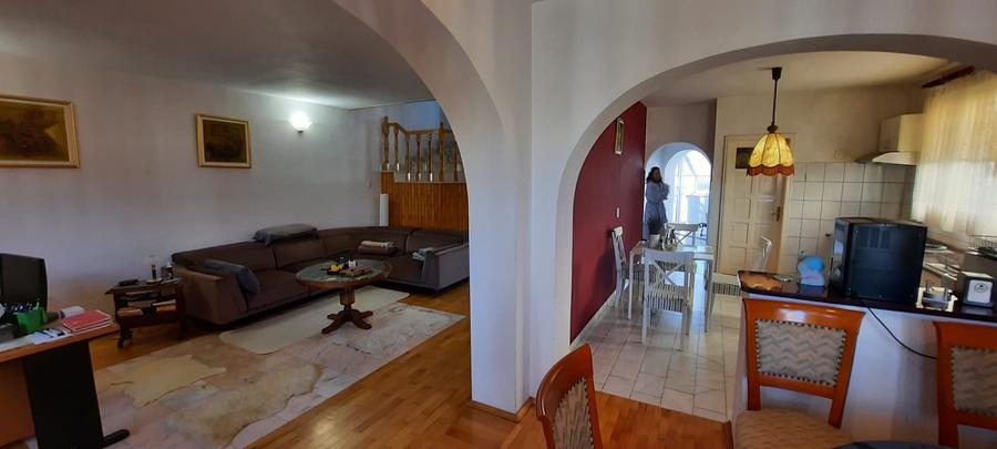 De vanzare casa 5 cam, singur in curte, Cal. Voinicenilor, Zona Horgosa - 8