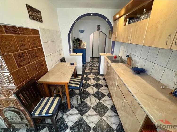 Apartament 2 camere, 54mp, etaj 4 cu acoperis - Central -