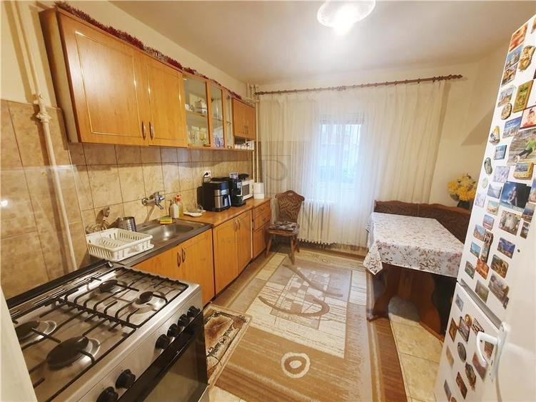 GIROCULUI - 3 CAM - DECOMANDAT  - 2BAI - SPATIOS - BLOC ANVELOPAT - ZONA LINISTI - 4