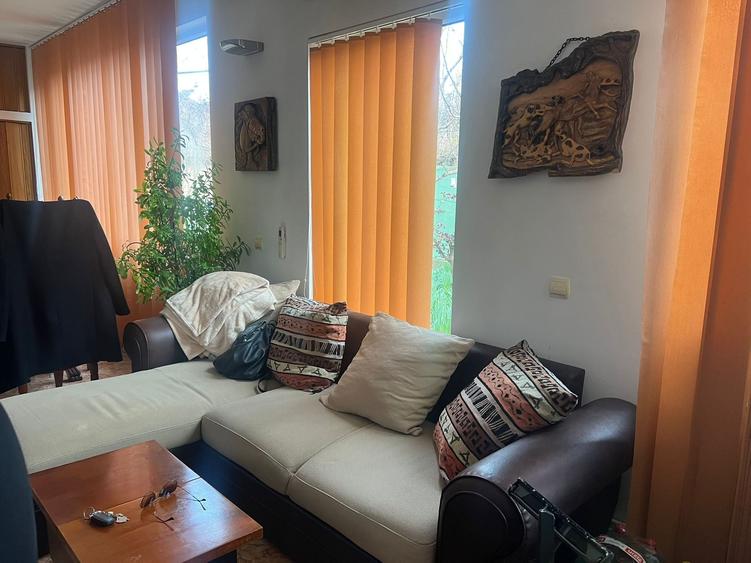 Casa  cocheta , la sol, caramida, teren 386 mp/desch. de 13 m,garaj, 299000 euro - 4