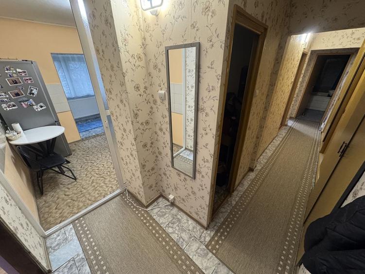 Apartament 3 camere Poarta 6 - 9