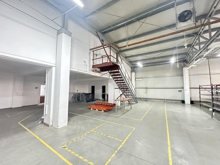 Hala industriala aut. ISU - 1200mp + birouri 900mp zona Mall - Selimbar - 3