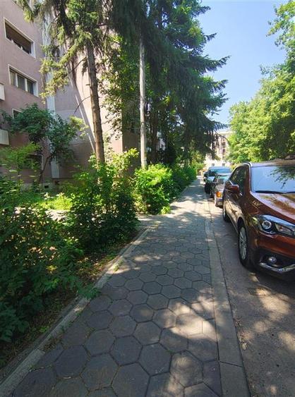 Apartament cu 4 camere decomandat în Copou