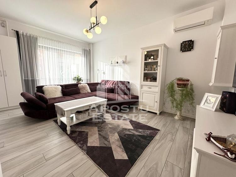 Apartament cu 2 camere, mobilat la etajul 1 cu lift si piscina Giroc.