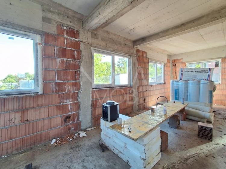 Casa tip duplex, la alb - Sura Mica - COMISION 0 - 8