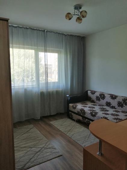 Inchiriere ap decomandat 3 camere Nicolina 2 - 4