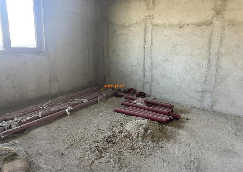 Casa de in sat Botarlau , parter si mansarda cu suprafata - 11