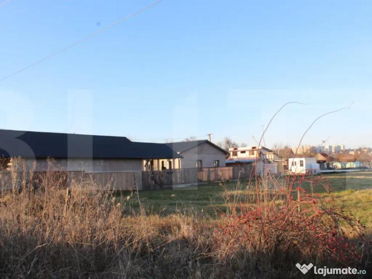 Teren extravilan de vanzare, 648 mp, zona sud - 2