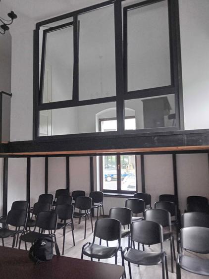 Inchiriez spatiu comercial ultracentral ultramodern cu parcare - 2