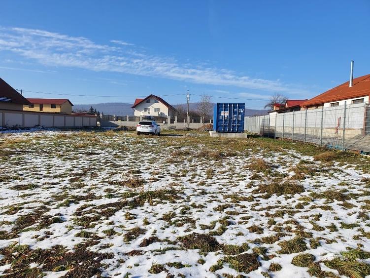 Proprietate 2950mp - Imprejmuit + Container. Podu Oltului, la strada principala - 11