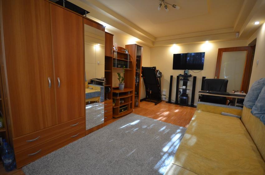 Apartament 3 camere - Aparatorii Patriei - 6 minute metrou - centrala proprie - 3