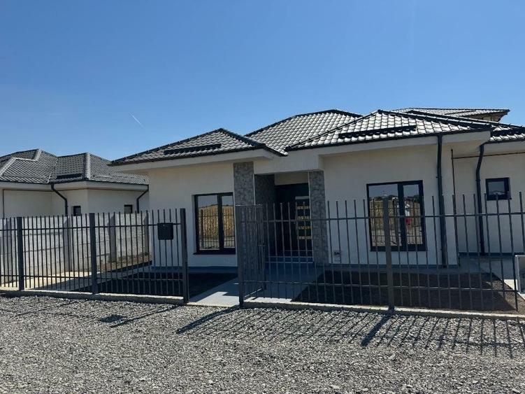 Casa parter 2025,incalzire in pardoseala3 dormitoare,2 bai,teren 320mp,1 parcare - 1