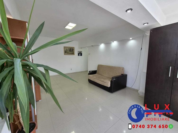 Apartament cu 3 camere semidecomandat în Ultracentral
