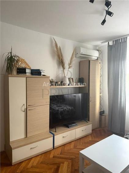 Gheorghe Lazar - 2 Camere - Etaj intermediar cu LIFT - Bloc izolat - Balcon Gheorghe Lazar - 2 Camere - Etaj intermediar cu LIFT - Bloc izolat - Balcon