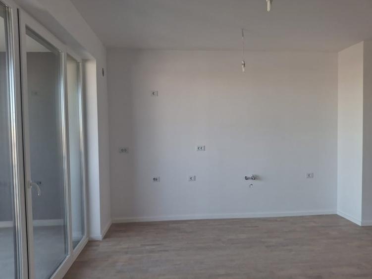 Apartament cu 2 camere decomandat în Torontalului