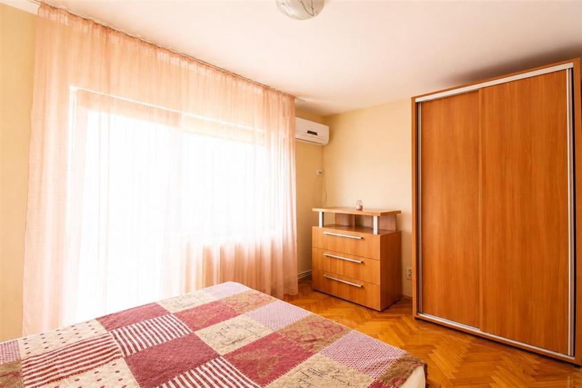 Apartament cu 3 camere decomandat în Grigorescu