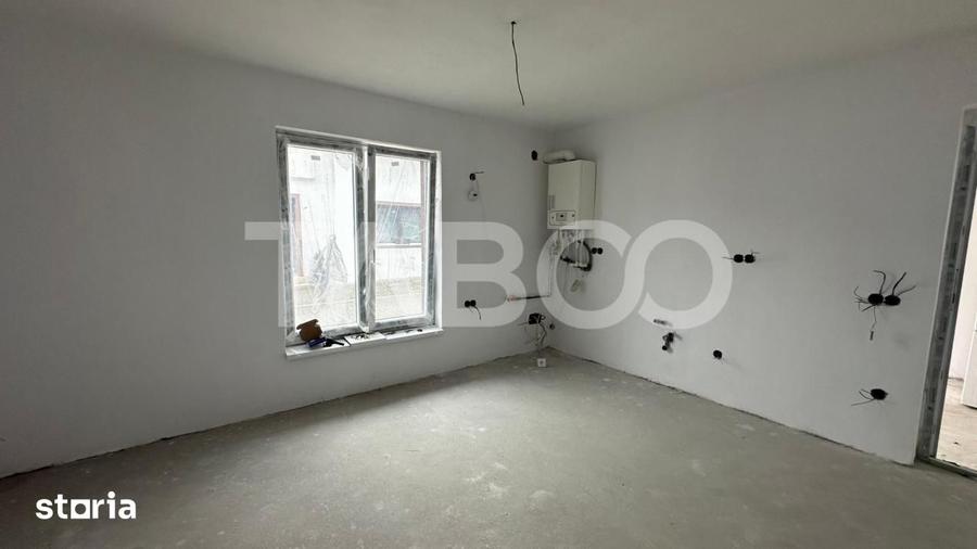 Apartament cu 3 camere decomandat în Turnișor