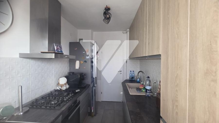 Apartament cu 3 camere decomandat, mobilat în Mihai Viteazul