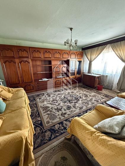 Apartament cu 3 camere decomandat, mobilat în Găești