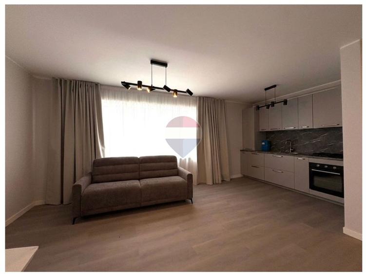 Apartament cu 3 camere decomandat, mobilat în Dacia