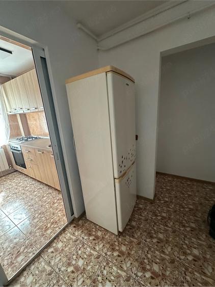 Apartament cu 2 camere semidecomandat în Micro 20