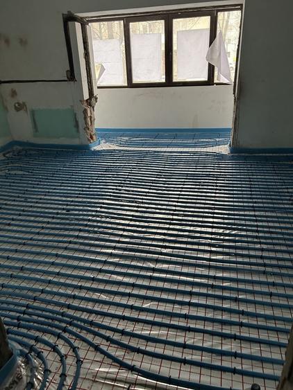 Apartament cu 3 camere decomandat în Sud